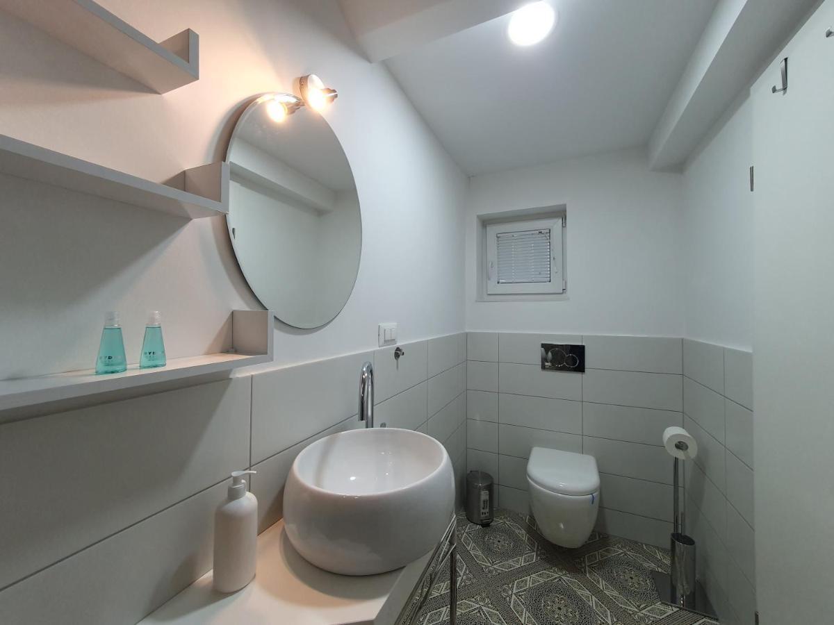 Charming Apartment Mila In Privat House With Free Parking Ljubljana Bagian luar foto